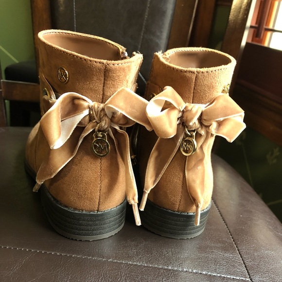 Michael Kors girls boots size1 - Picture 2 of 2
